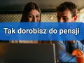 Para, która wspólnie szuka sposobów, jak dorobić do pensji, analizuje coś na laptopie.