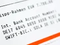 Fragment wyciągu bankowego z numerem konta i SWIFT-BIC. To może być pomocne przy ustalaniu, 1020 jaki to bank.