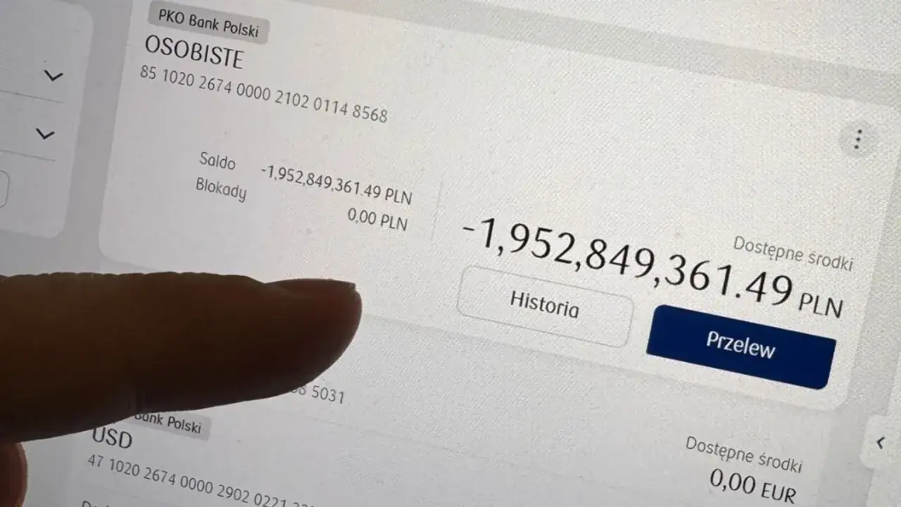 Widoczny na ekranie telefonu ogromny saldo debetowe -1,952,849,361.49 PLN.
