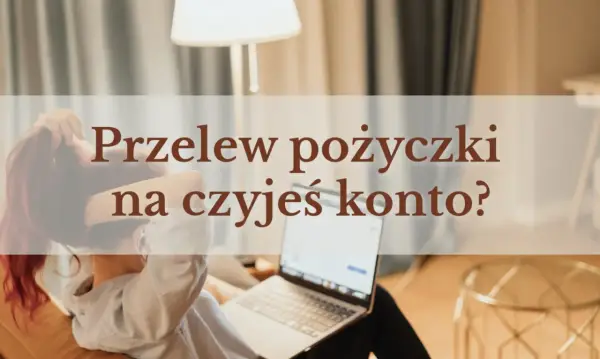 Kobieta z laptopem czeka na przelew pożyczki na czyjeś konto.